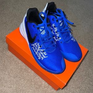 Nike shoes 7y (boys)